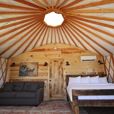 Yurt Overlook #01 With Ac And Private Bath King Suite Orderville Exterior photo