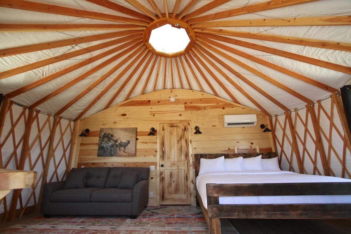 Yurt Overlook #01 With Ac And Private Bath King Suite Orderville Exterior photo